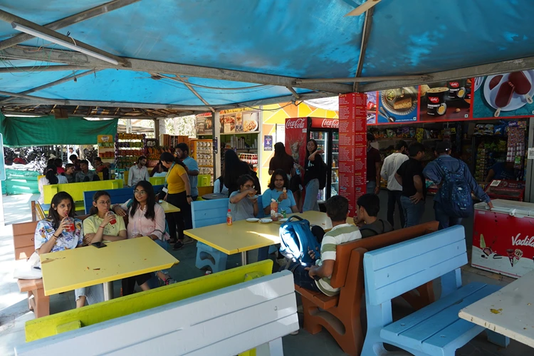 Food Court
